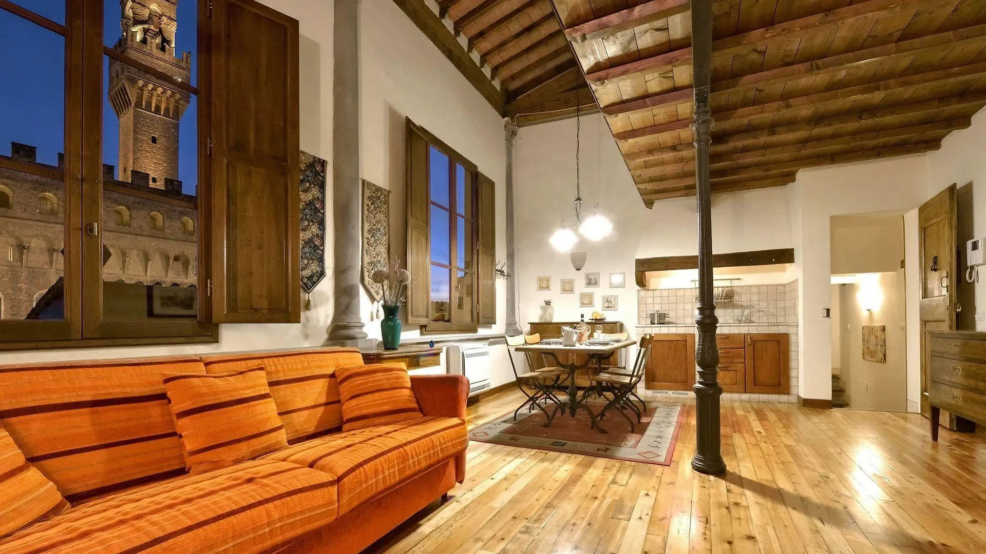 Palazzo Uguccioni Apartments Florence