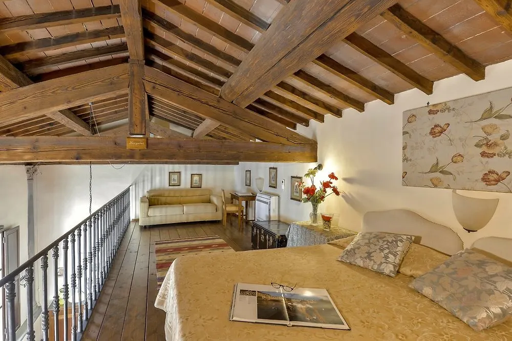 Palazzo Uguccioni Apartments Florencia