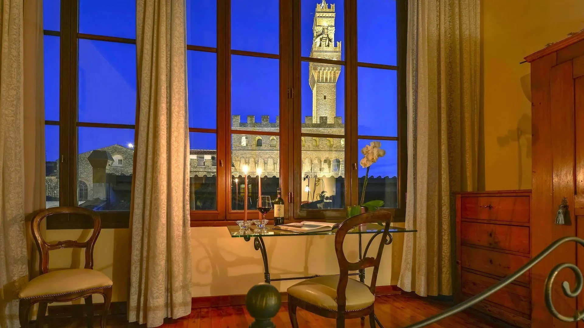 Palazzo Uguccioni Apartments Florencia